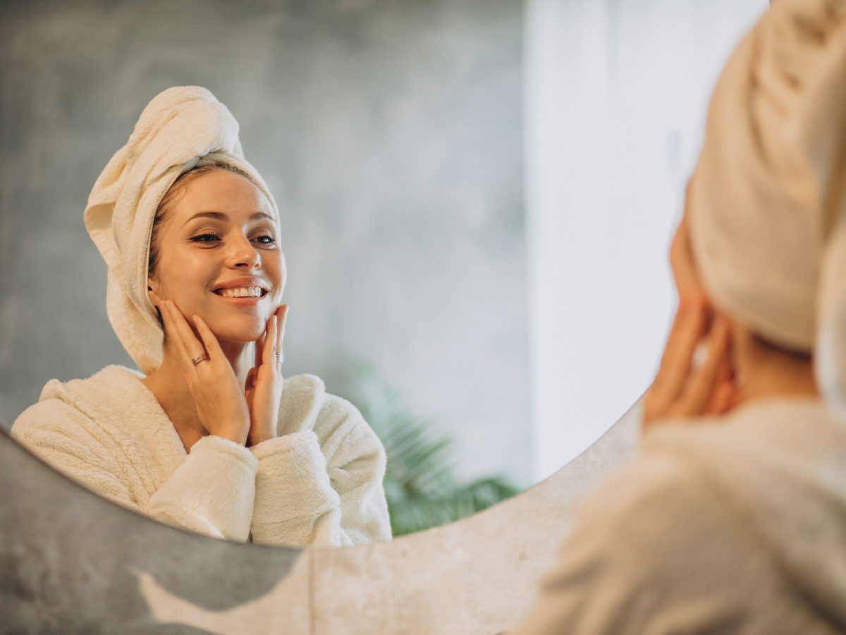 Girl in fron tof mirro