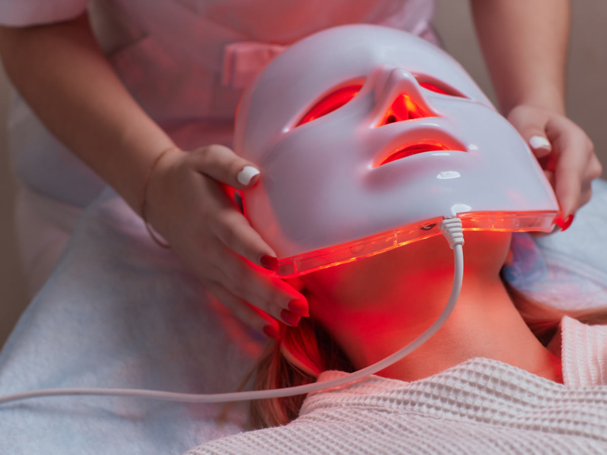 red Light Therapy facial mask